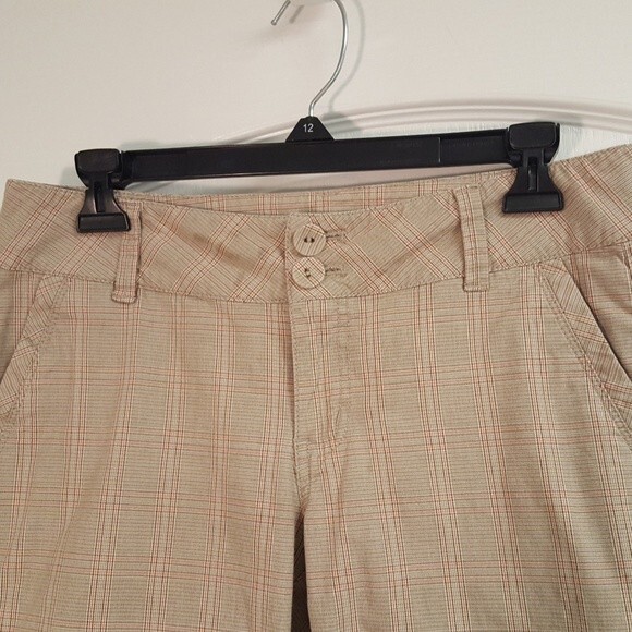 DKNY Khaki Plaid Bermuda Shorts Petite - Picture 3 of 7
